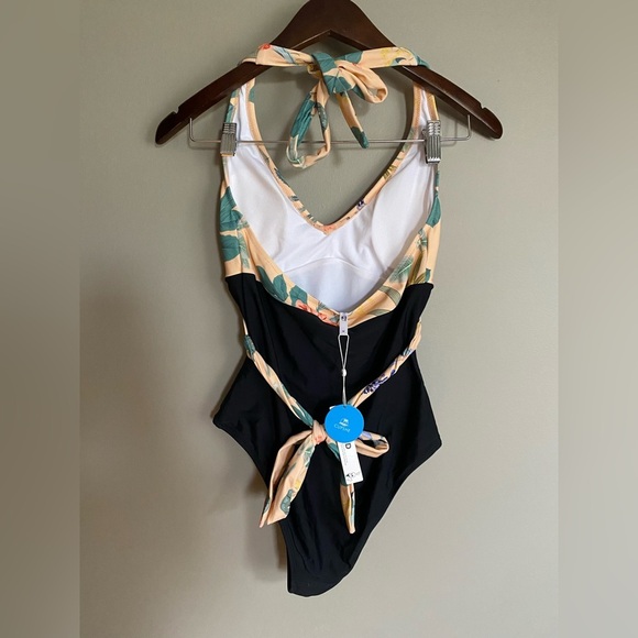 NWT Cupshe “Melissa” Floral Halter Back Tie One Piece Swimsuit Size M - Picture 7 of 11